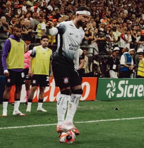 开云登录入口-双脚站到足球上得吃黄牌！德佩不服？解释来了！